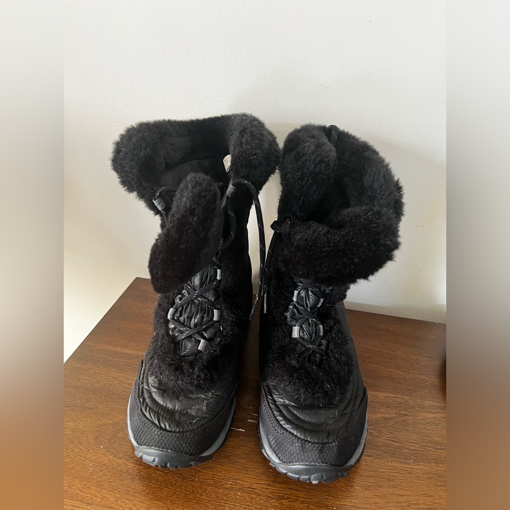 The North Face Girls Nuptse Winter Boots Faux Fur Black Puffer size 7